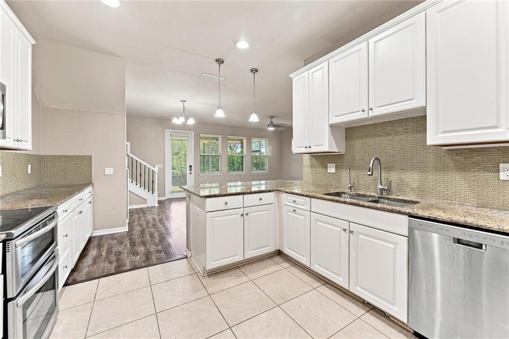 17013 Vilesta Drive - Photo 9