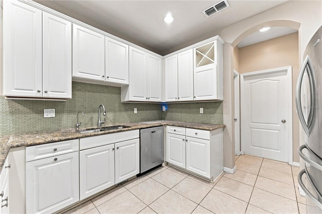 17013 Vilesta Drive - Photo 6