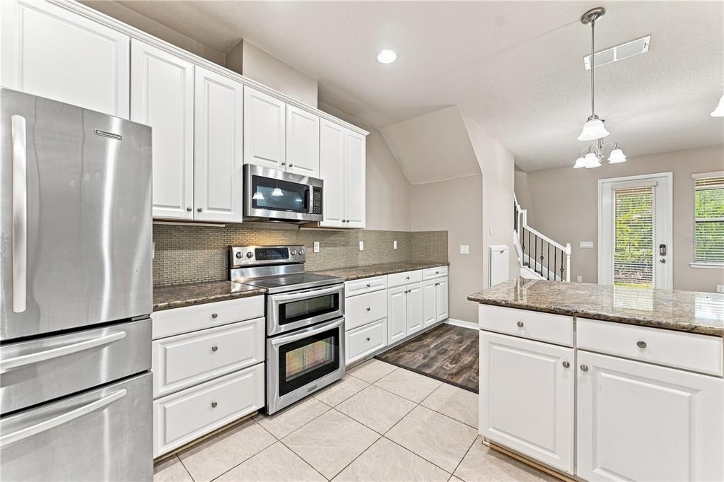 17013 Vilesta Drive - Photo 10