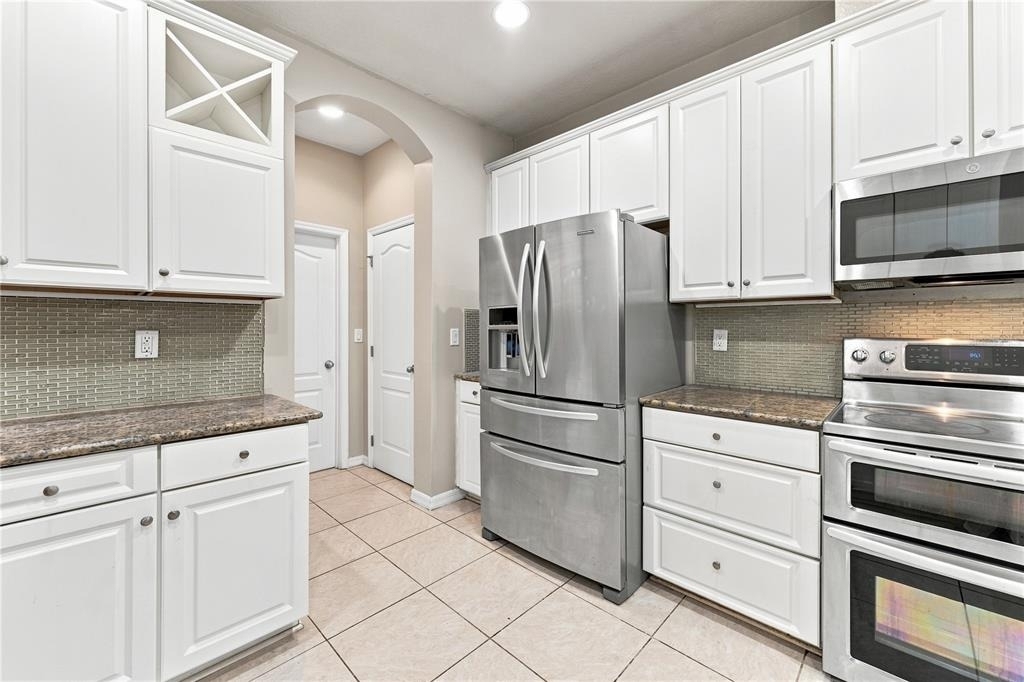 17013 Vilesta Drive - Photo 8