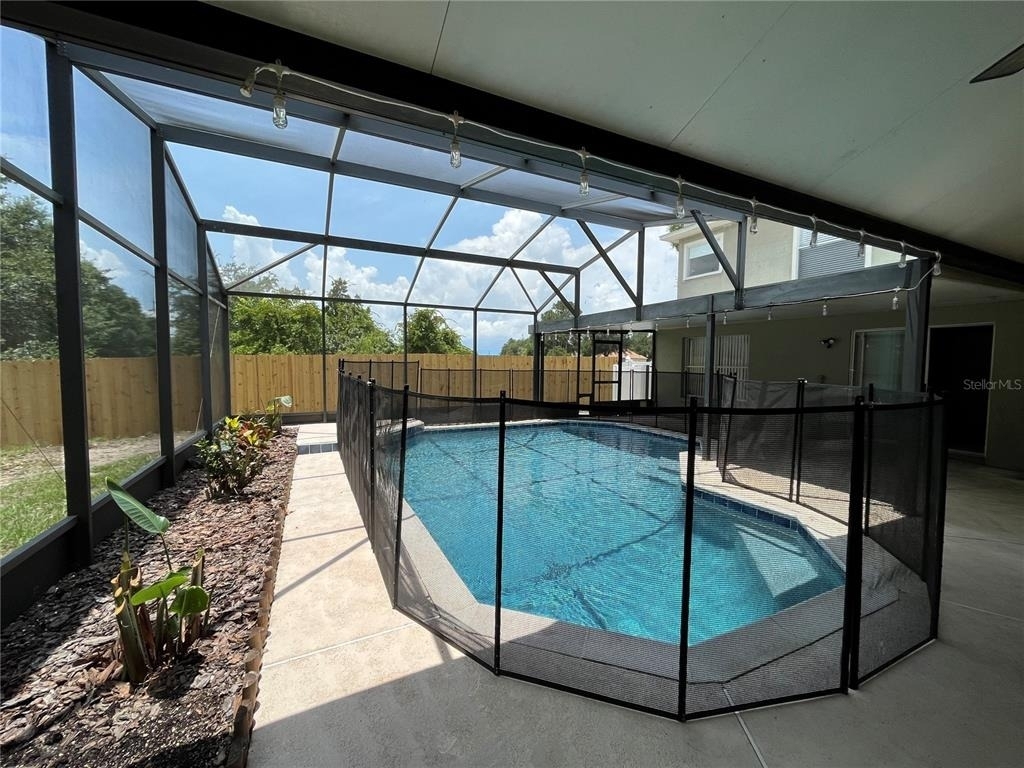 820 Stonechapel Court - Photo 4