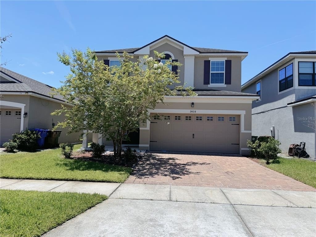 2428 Chateau Loop - Photo 0