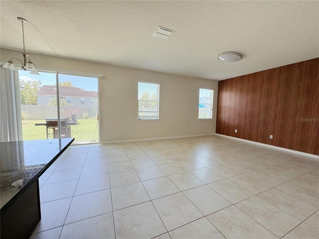 2428 Chateau Loop - Photo 11