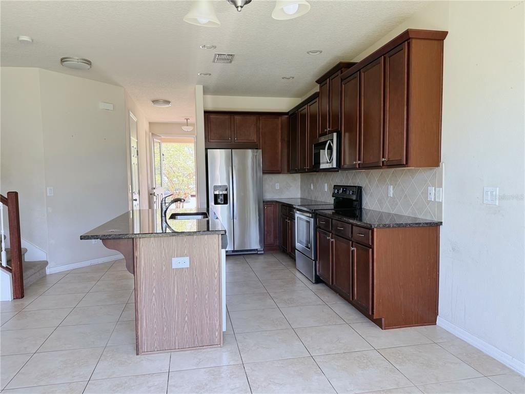 2428 Chateau Loop - Photo 16