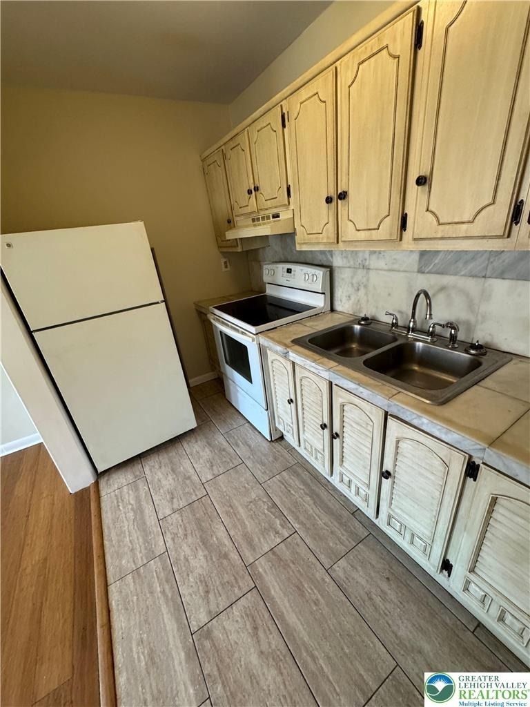 228 Northampton Street - Photo 10