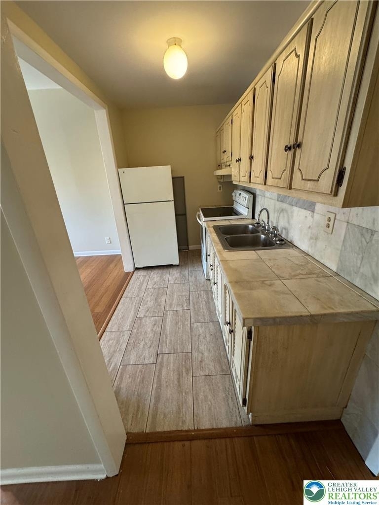 228 Northampton Street - Photo 6