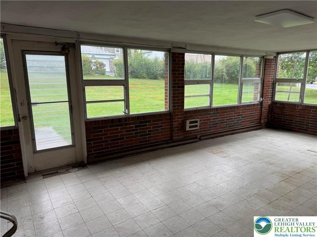 1035 Ridge Avenue - Photo 8