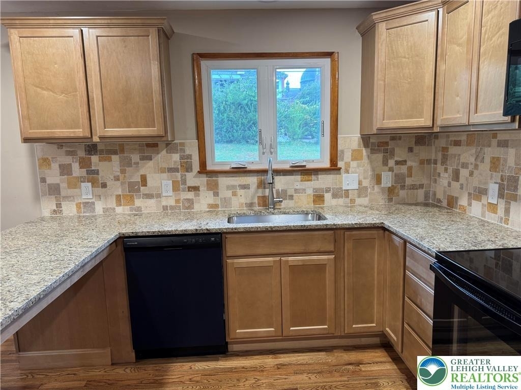 1035 Ridge Avenue - Photo 14