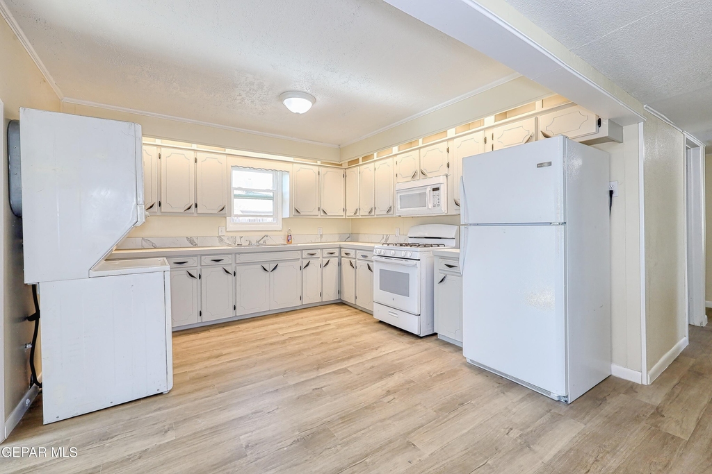 4408 Arlen Avenue - Photo 8