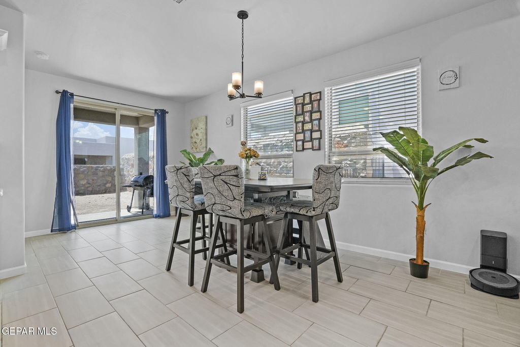 257 Staffs Way - Photo 12