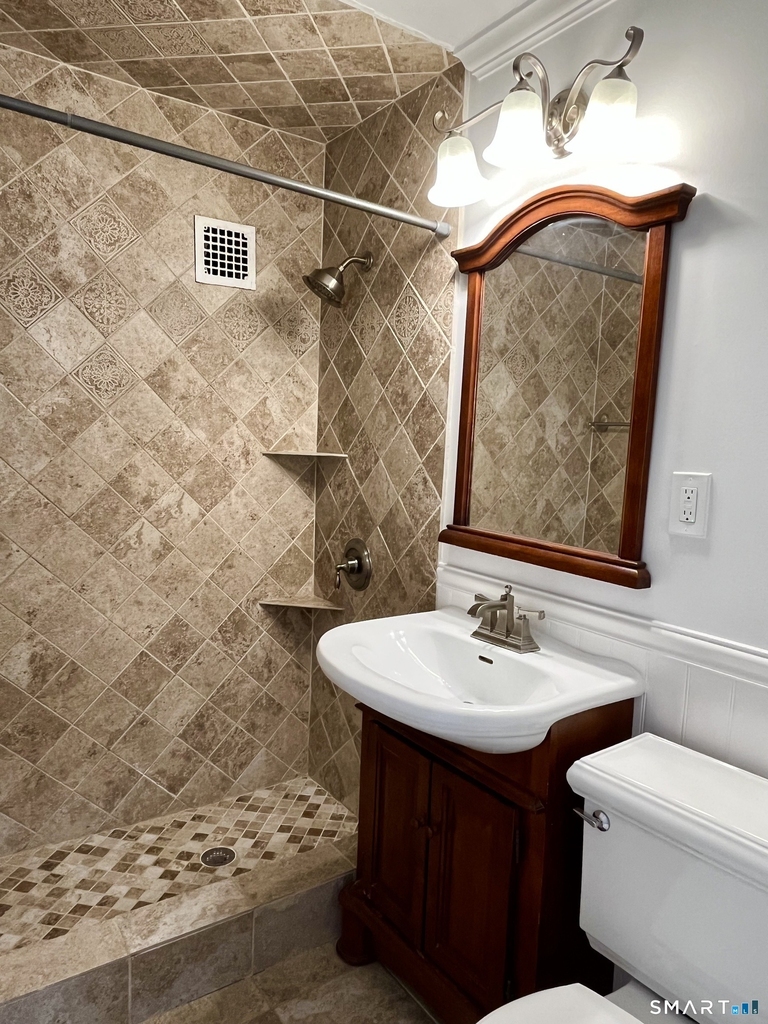 71 Strawberry Hill Avenue - Photo 8