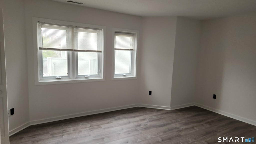 1414 Whitney Avenue - Photo 8