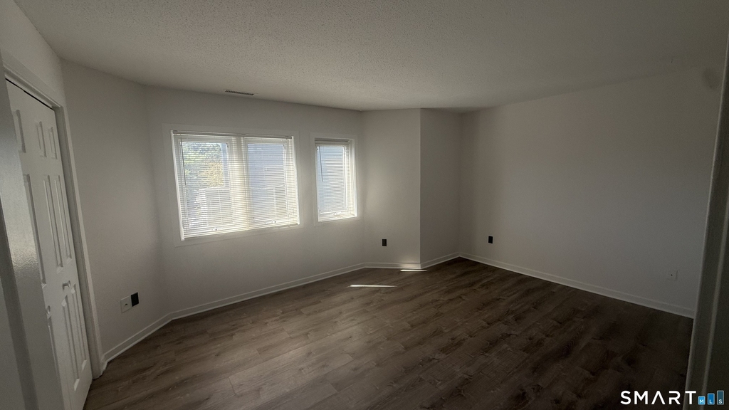 1414 Whitney Avenue - Photo 4