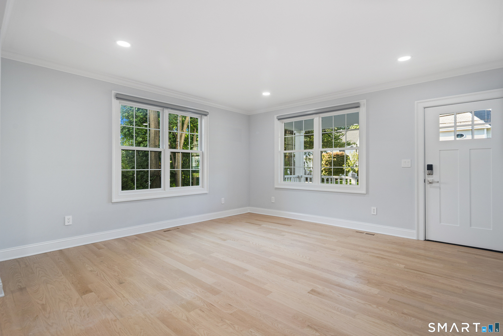 123 East Avenue - Photo 8
