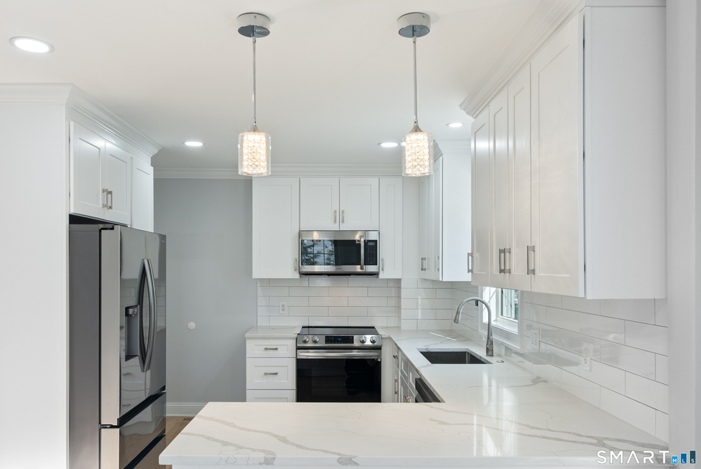 123 East Avenue - Photo 3
