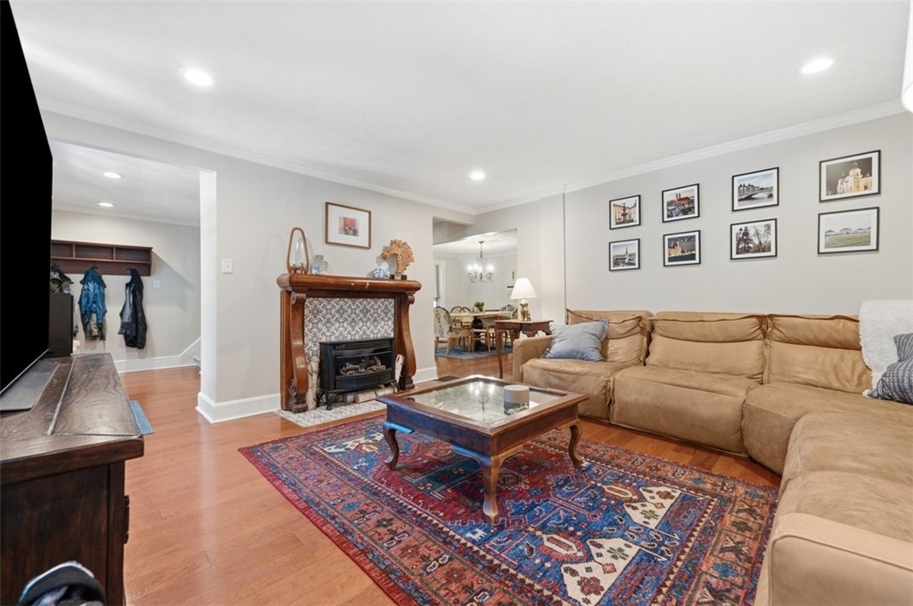305 Centennial Ave - Photo 3