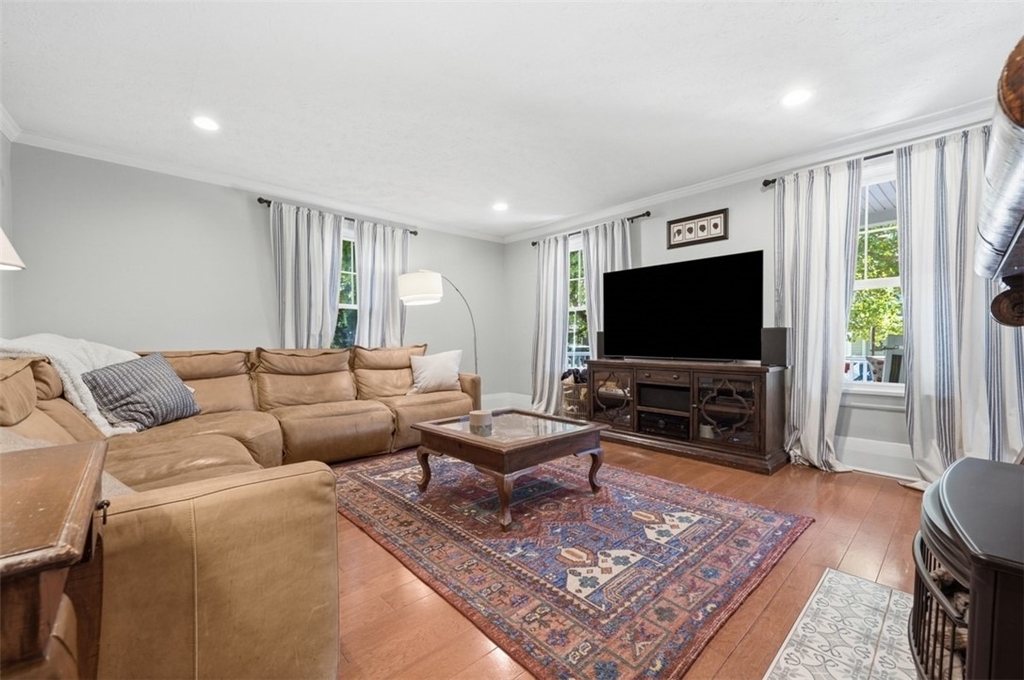 305 Centennial Ave - Photo 4