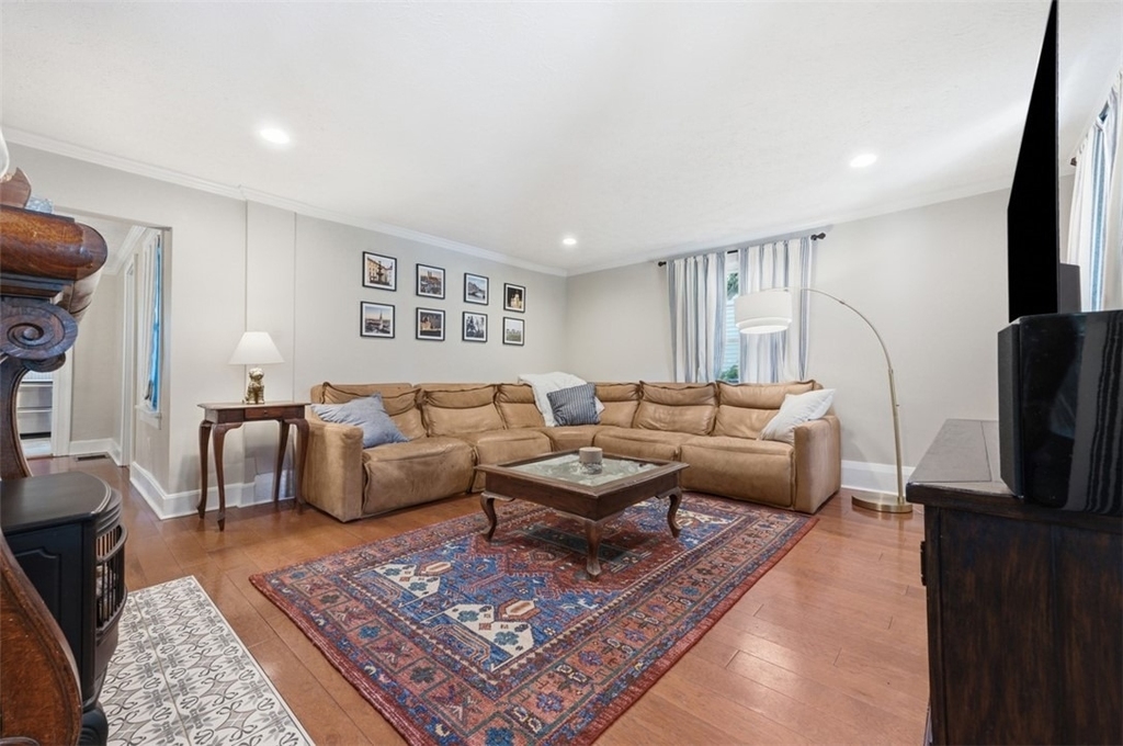305 Centennial Ave - Photo 5