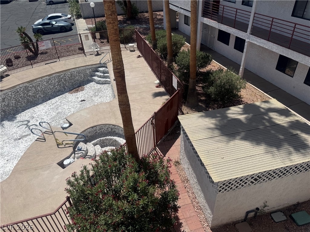 1381 E University Avenue - Photo 4