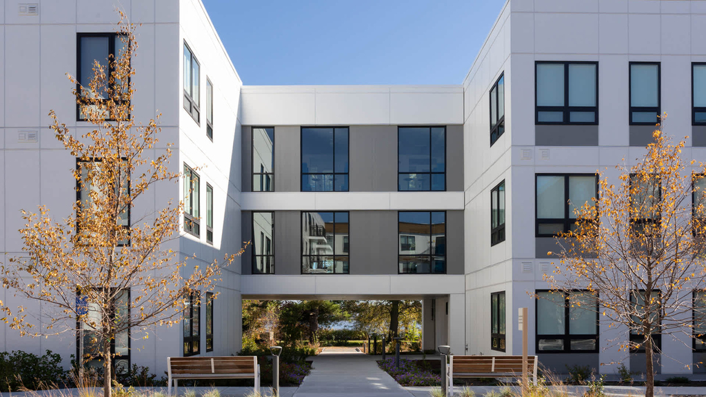 200 Quannapowitt Parkway - Photo 2