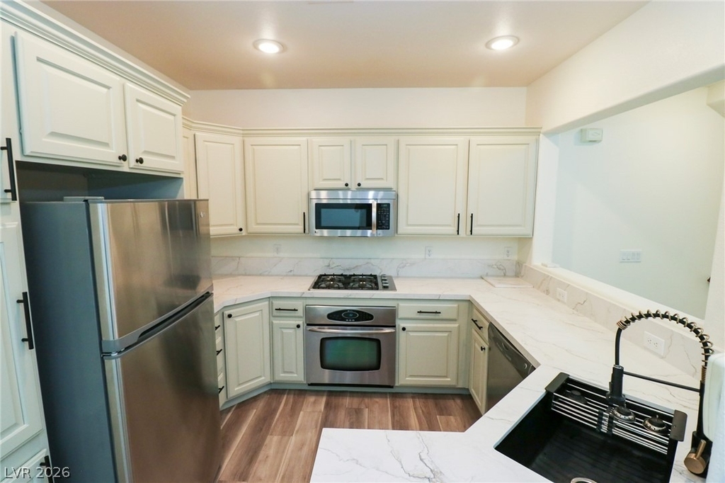 1510 Plaza Centre Drive - Photo 0