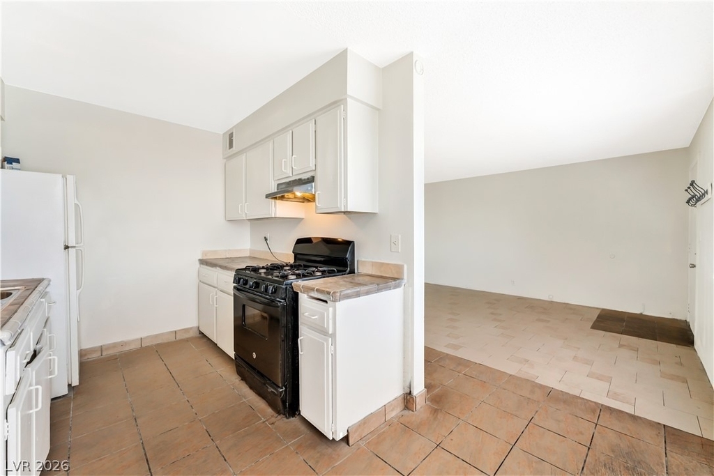5104 Pebble Beach Boulevard - Photo 4