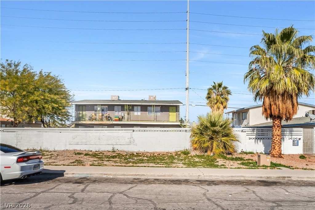 5104 Pebble Beach Boulevard - Photo 1