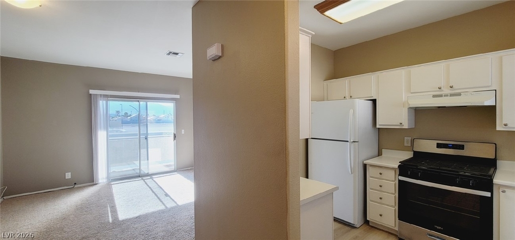 1900 N Torrey Pines Drive - Photo 1