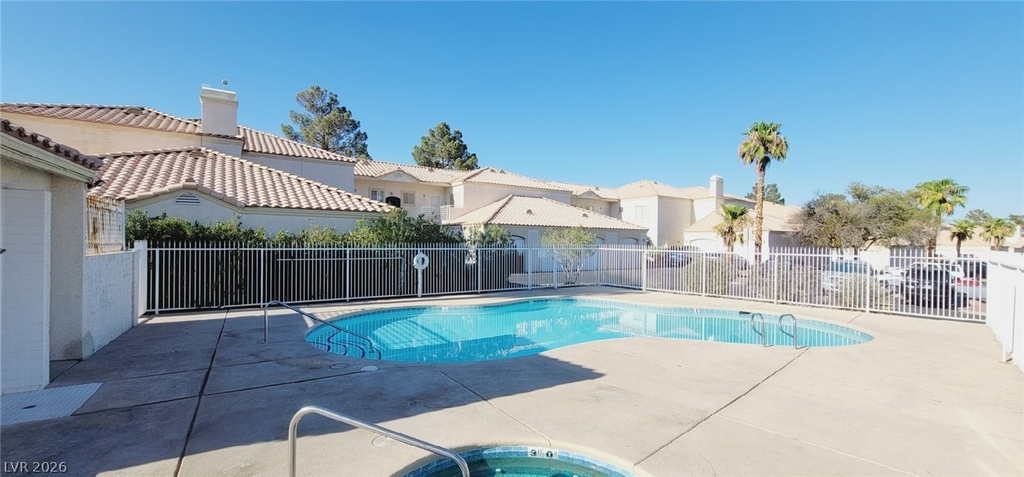 1900 N Torrey Pines Drive - Photo 15