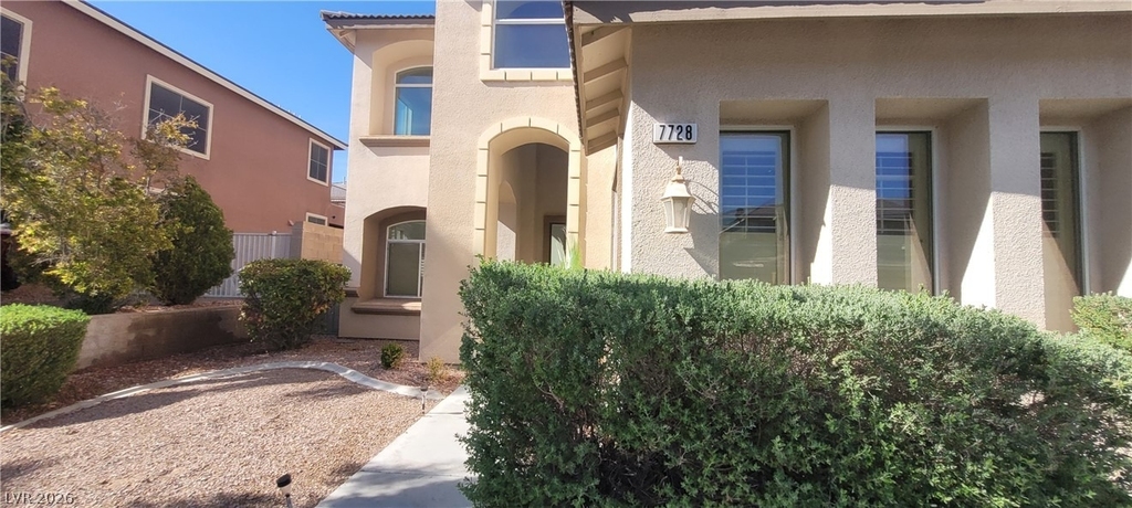 7728 Villa De La Paz Avenue - Photo 6