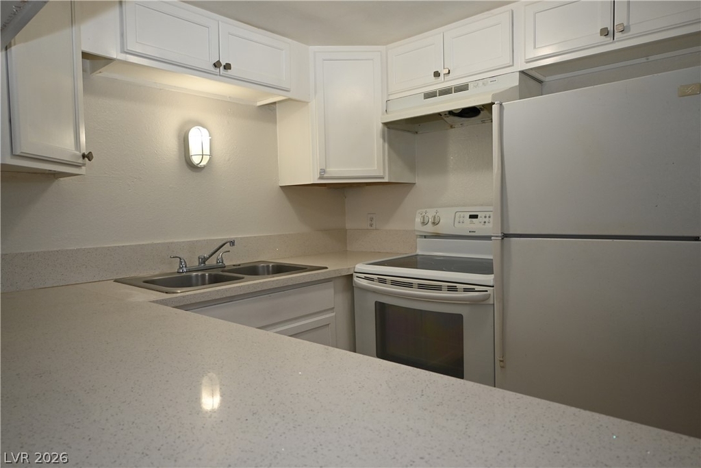 302 Eastminister Court - Photo 3