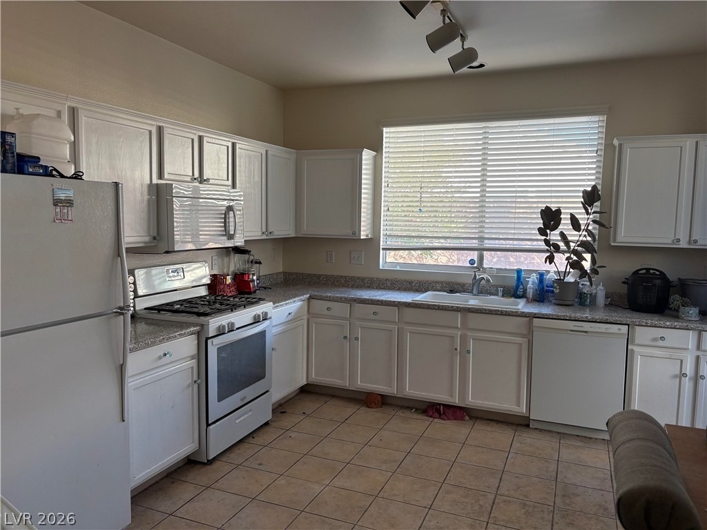519 Siberia Street - Photo 3