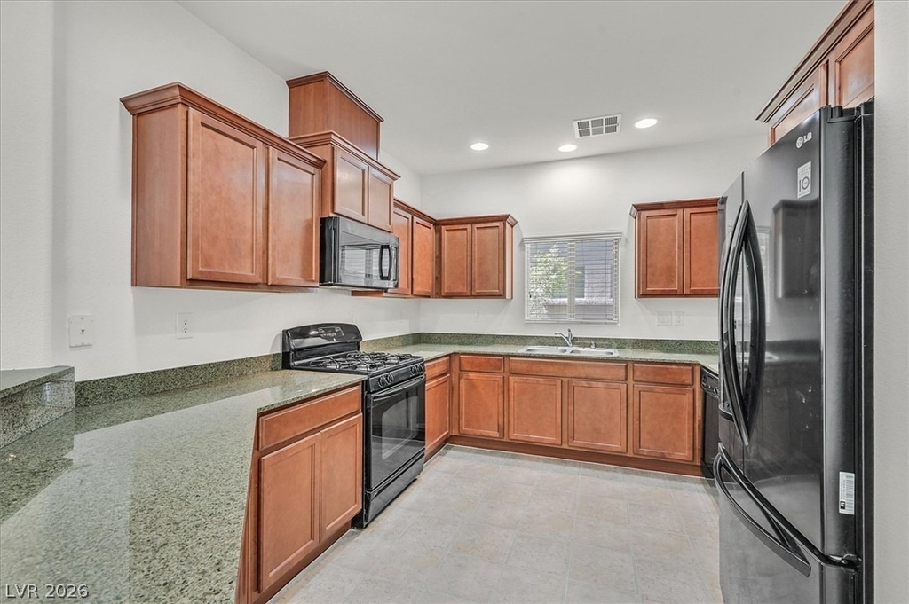 9599 Vega Carpio Avenue - Photo 6