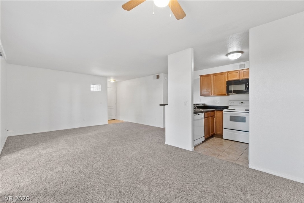 9325 W Desert Inn Road - Photo 3