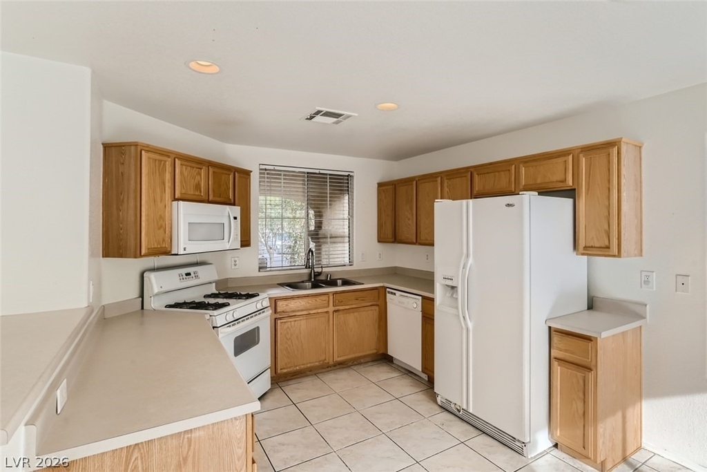 2537 Begonia Valley Avenue - Photo 4