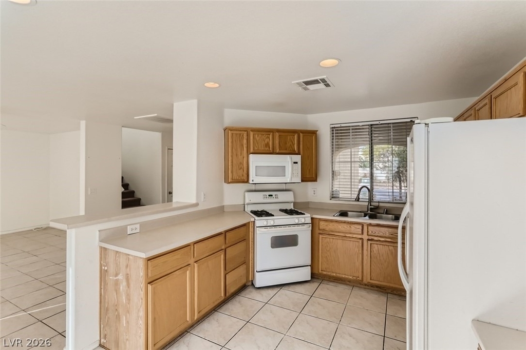 2537 Begonia Valley Avenue - Photo 5