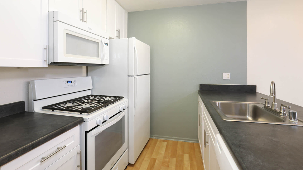 411 South Virgil - Photo 5