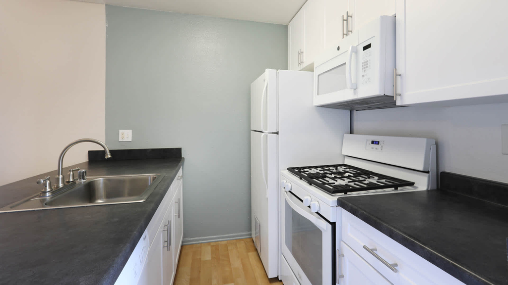 411 South Virgil - Photo 6