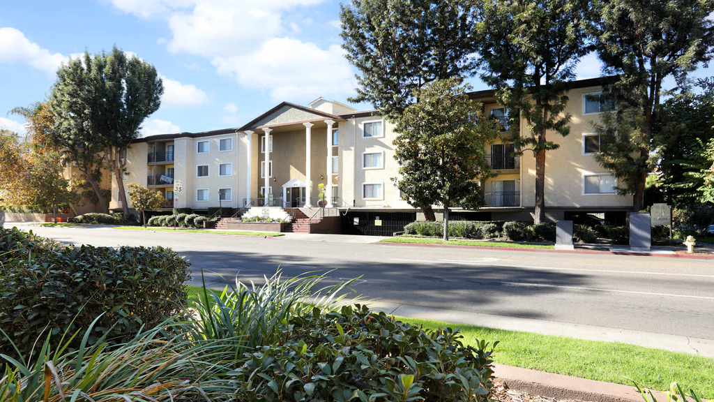 411 South Virgil - Photo 3