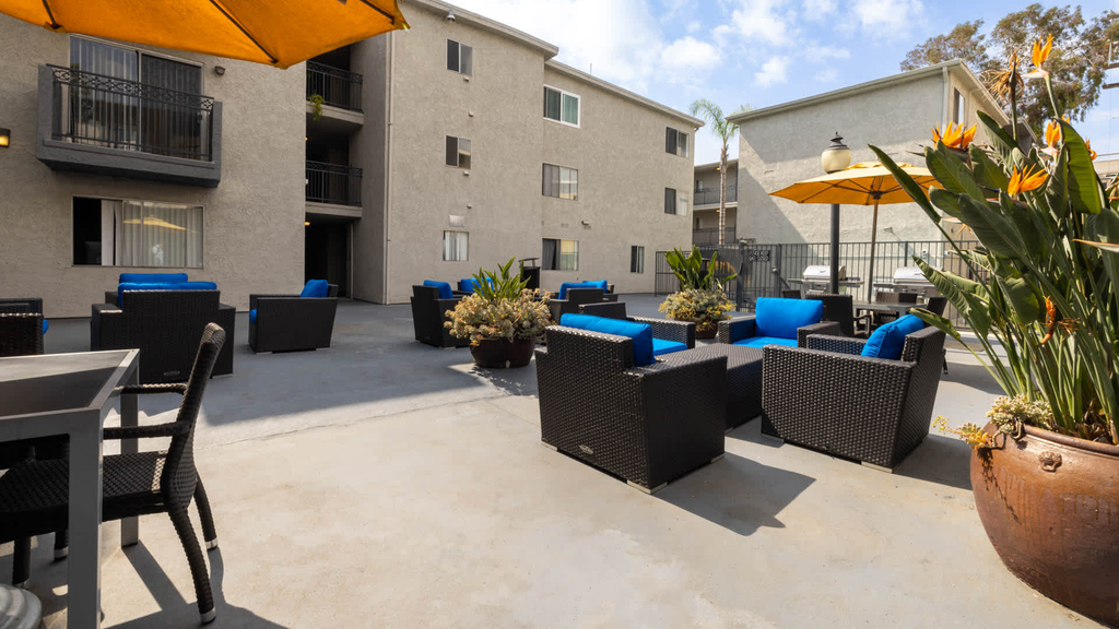 411 South Virgil - Photo 0