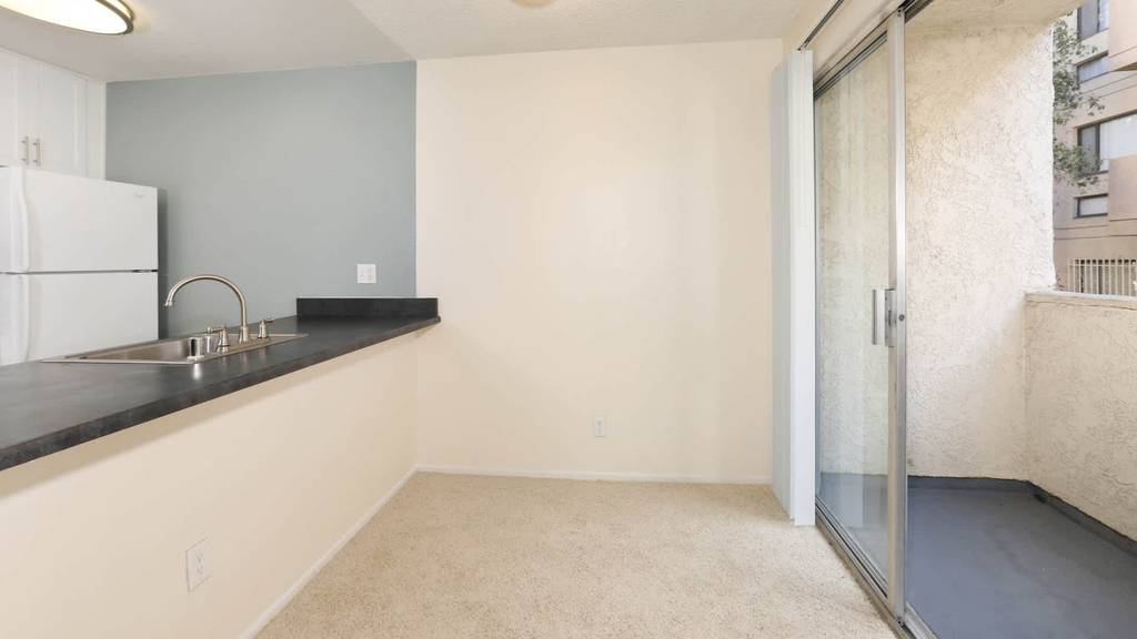 411 South Virgil - Photo 9
