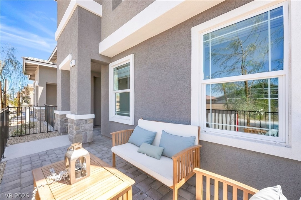 914 Rosy Starling Street - Photo 2