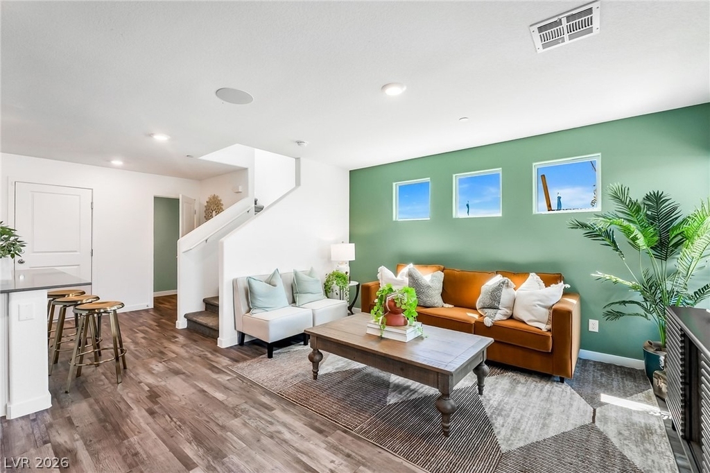 914 Rosy Starling Street - Photo 3