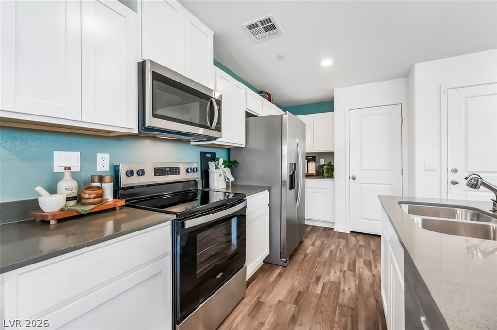 914 Rosy Starling Street - Photo 17