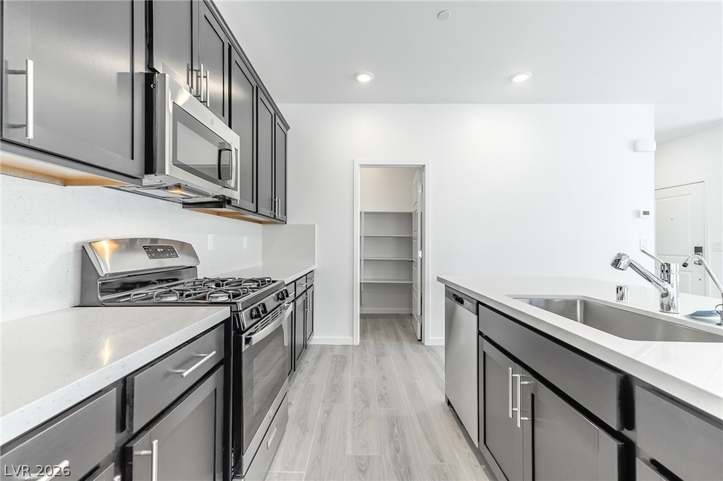 9927 Kimura Hills Avenue - Photo 6