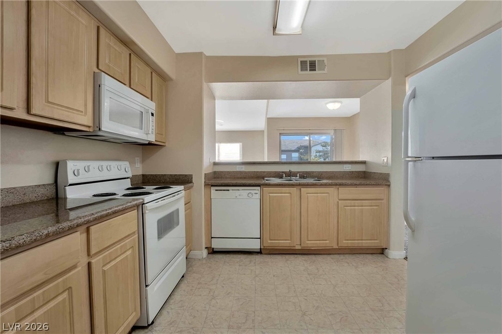 8000 Badura Avenue - Photo 6