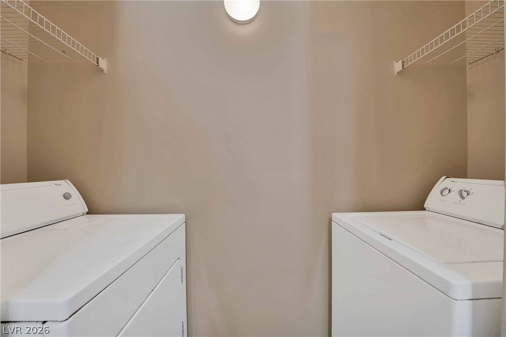8000 Badura Avenue - Photo 7