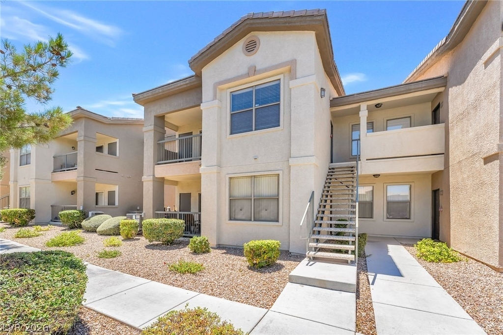 8000 W Badura Avenue - Photo 1