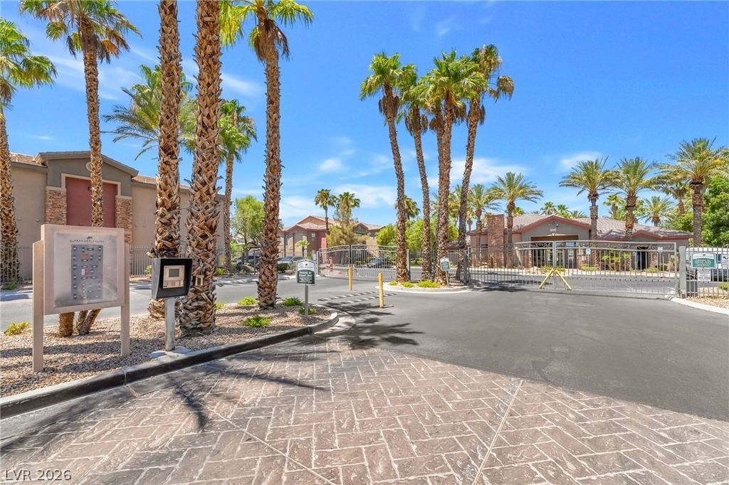 8000 W Badura Avenue - Photo 19