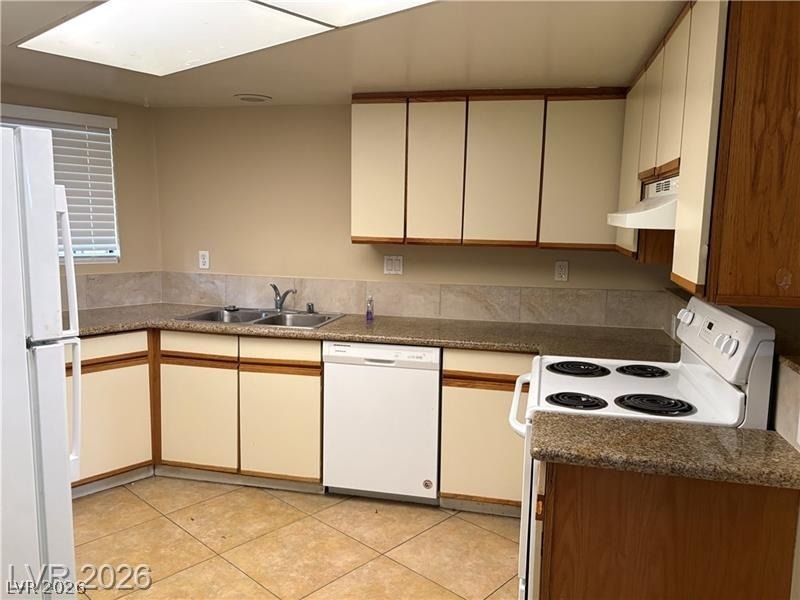 2080 Karen Avenue - Photo 8